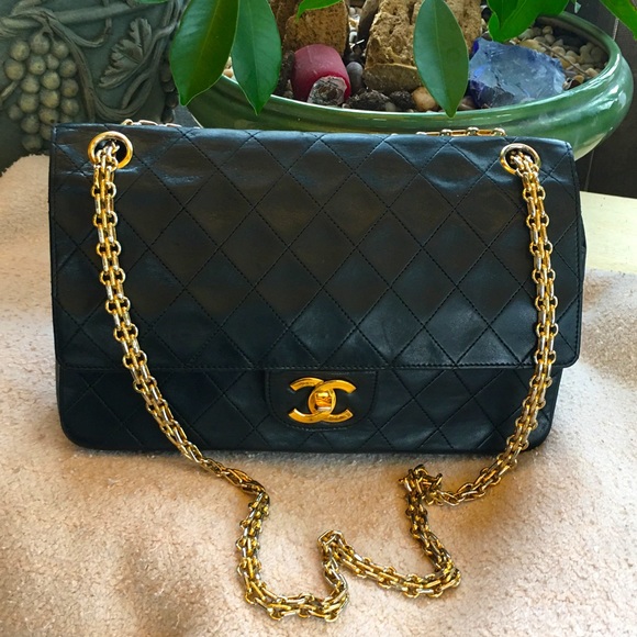 CHANEL Handbags - Vtg Chanel Lamb Bijoux chain double flap